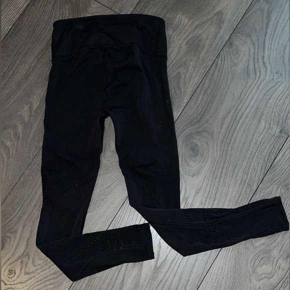 Lululemon Reveal Tight Precision 25" inseam 
Black Laser Cut size 6 - Picture 9 of 11